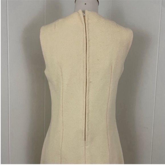 Vintage Set Womens Sleeveless Crew Neck Shift Dress Women’s M‎ Ivory Over Coat - Picture 13 of 14
